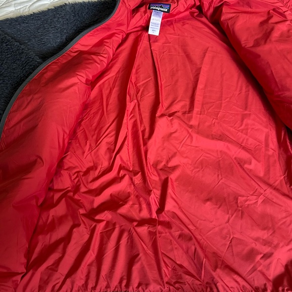 Patagonia Gray and Red Fleece Jacket - Picture 7 of 8